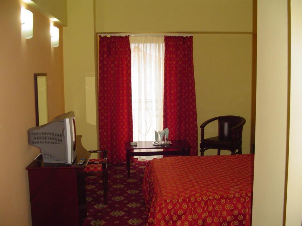 Hotel Europa Ploieşti Pokoj fotografie