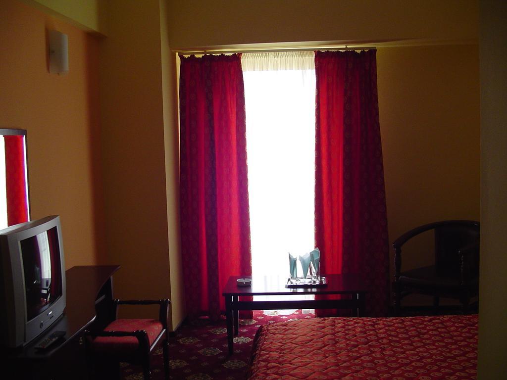 Hotel Europa Ploieşti Pokoj fotografie