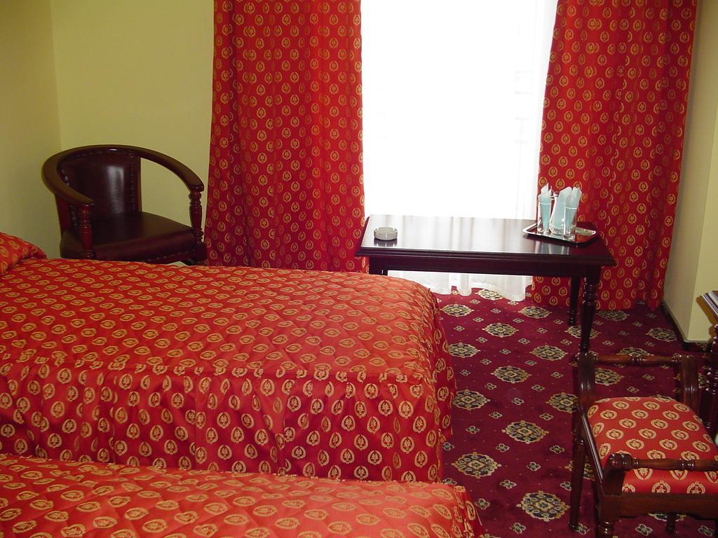 Hotel Europa Ploieşti Pokoj fotografie